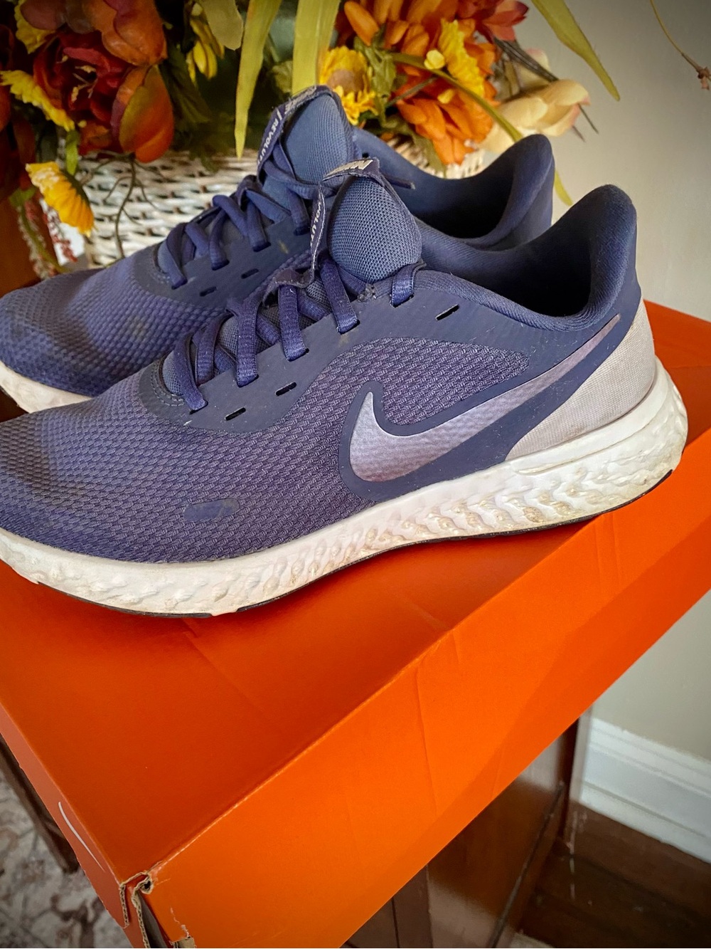 Women’s Nike Revolution Sneakers 8.5 Wide